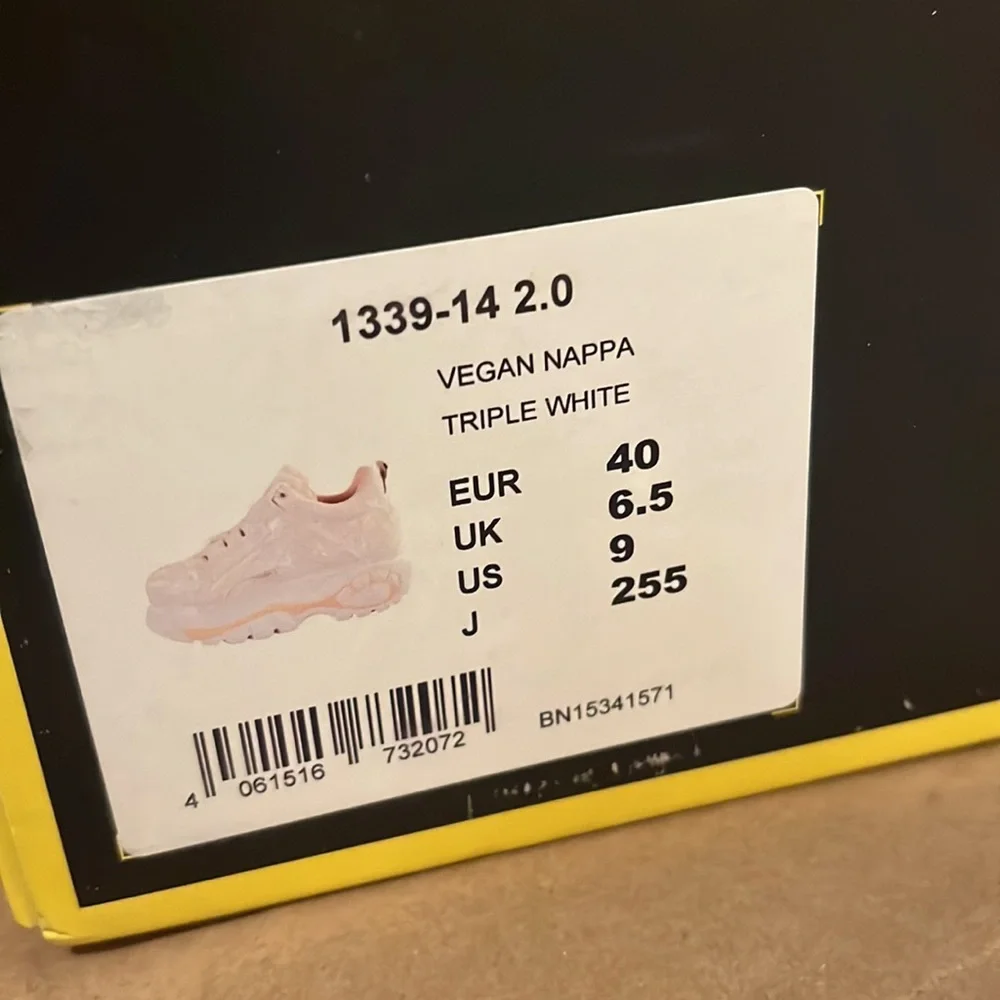NEW IN BOX Buffalo Shoes 1339-14 2.0 Platform Sneaker